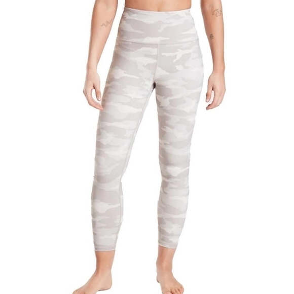 Athleta Elation 7/8 Tight in Gray Camo Small - Picture 1 of 8